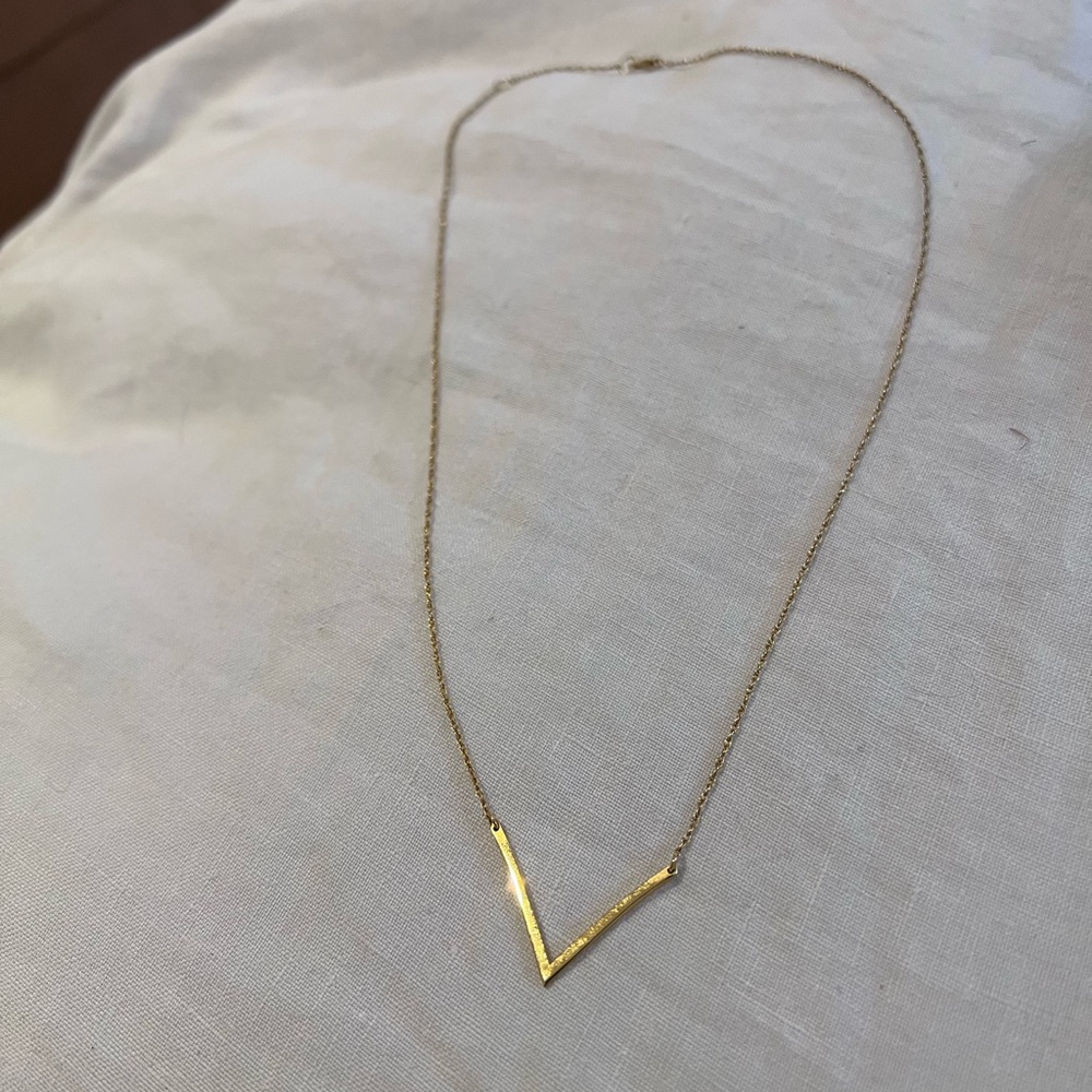 Gold V necklace